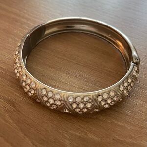 Silver Tone Clear Rhinestone Hinged Bangle Bracelet Zig Zag Spring Close Tennis